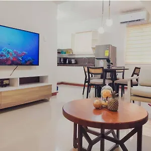 Cozy 3br With Garden, Pool & Modern Comforts Holiday home